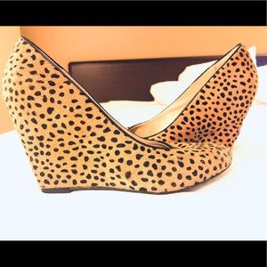 🍁🍁Banana Republic calf hair cheetah wedge 8.5